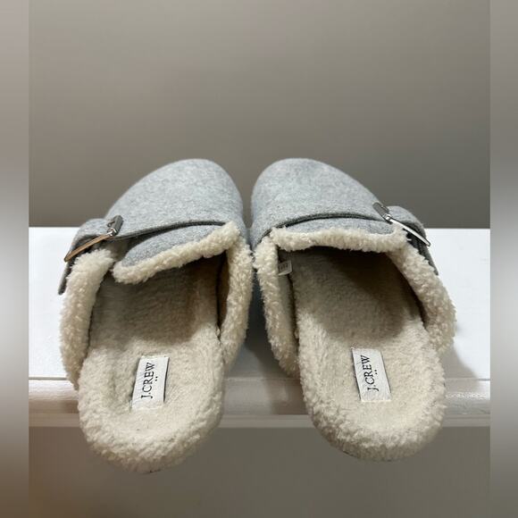 J. Crew Fuzzy Gray Cream Buckle Clog Slippers Women’s size 7 comfy cozy soft - Picture 2 of 6